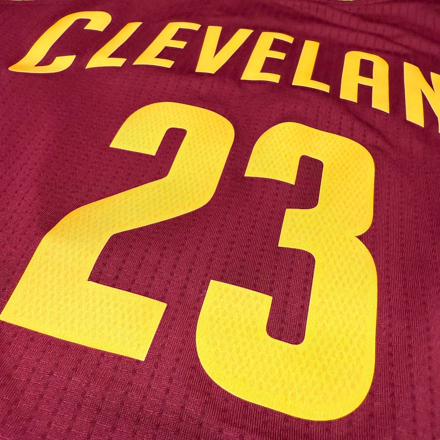 Cleveland Cavaliers - LeBron James - Größe S - Adidas - NBA Trikot