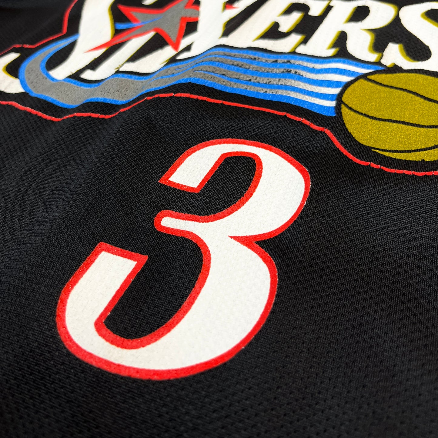 Philadelphia 76ers - Allen Iverson - Größe 44 / L - Champion - NBA Trikot (schmale Ärmel)