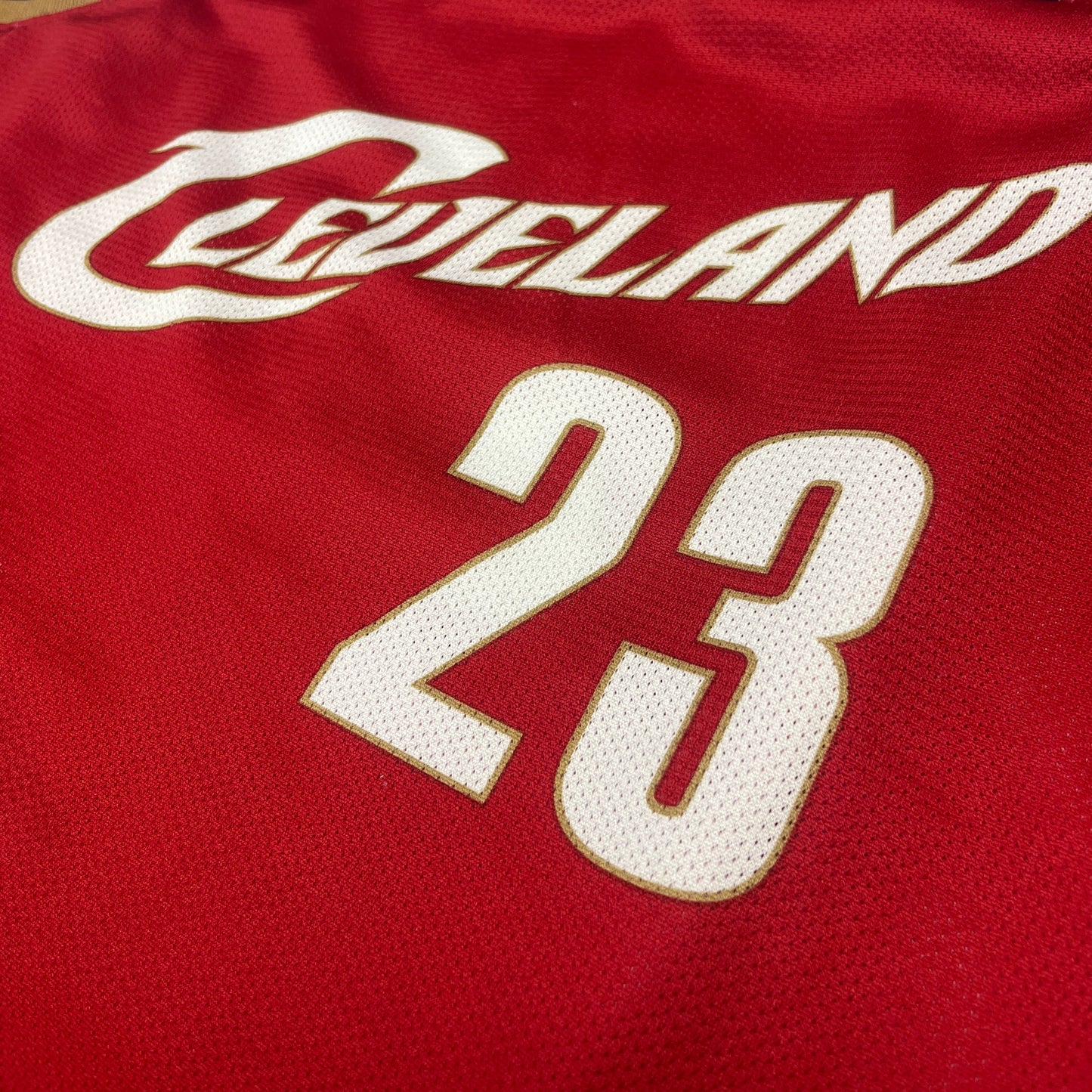 Cleveland Cavaliers - Lebron James - Größe XXL - Champion - NBA Trikot
