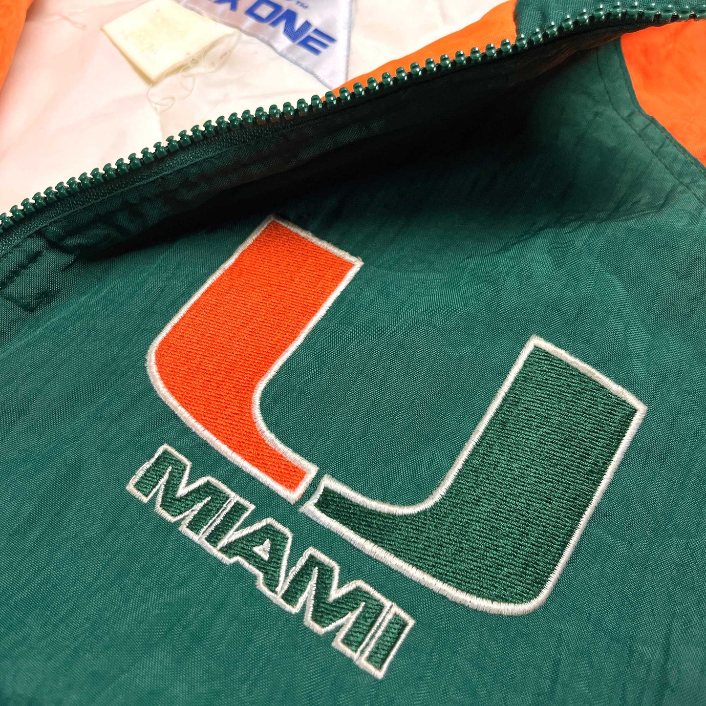 Miami Hurricanes - gefütterte NCAA Jacke - Größe XL - Apex One