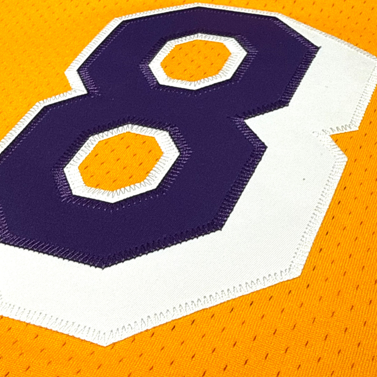 Los Angeles Lakers 1996-97 - Kobe Bryant - Größe M - Mitchell and Ness Authentic - NBA Trikot mit Etikett