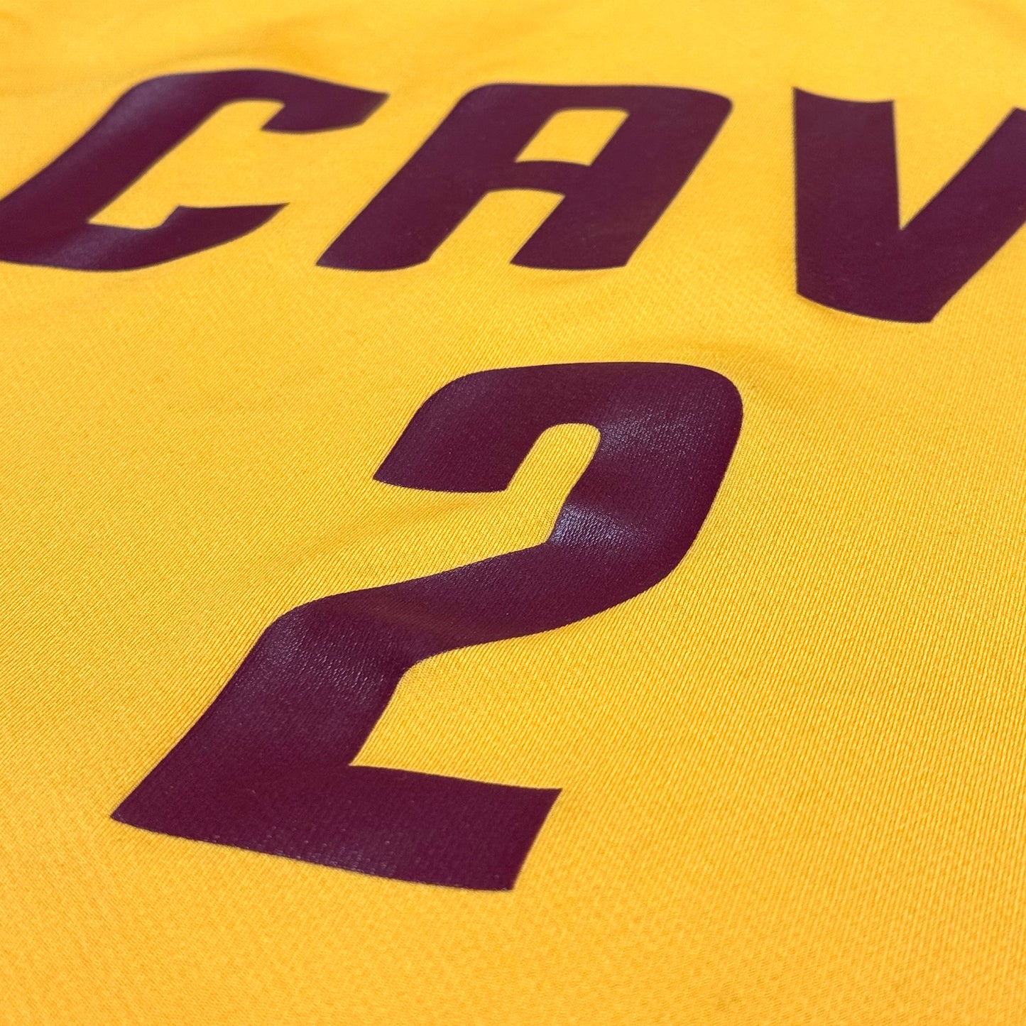 Cleveland Cavaliers - Kyrie Irving - Größe M - Adidas - NBA Trikot