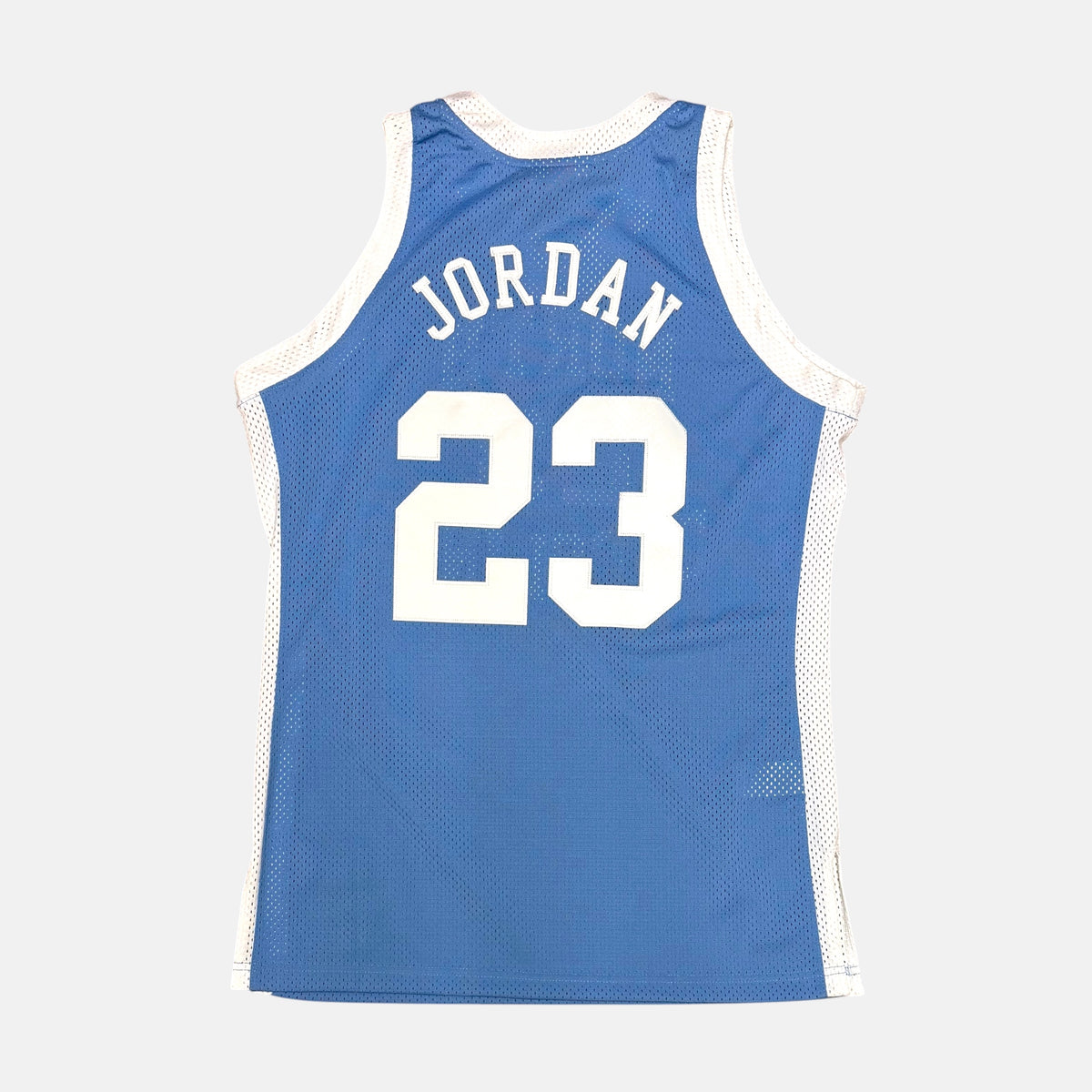 North Carolina 1983-84 - Michael Jordan College - Größe M - Mitchell and Ness Authentic - NBA Trikot mit Etiketten