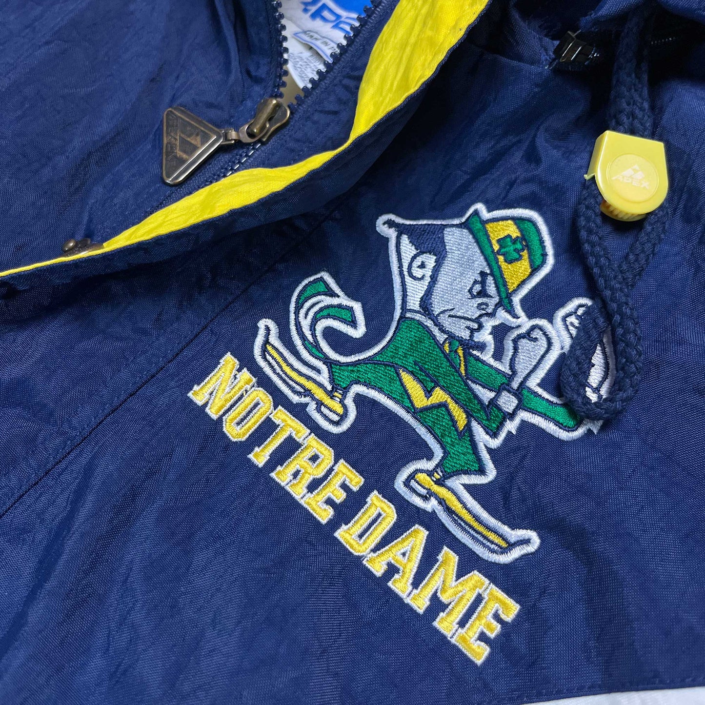 Notre Dame Fighting Irish - gefütterte NCAA Jacke - Größe L - Apex One