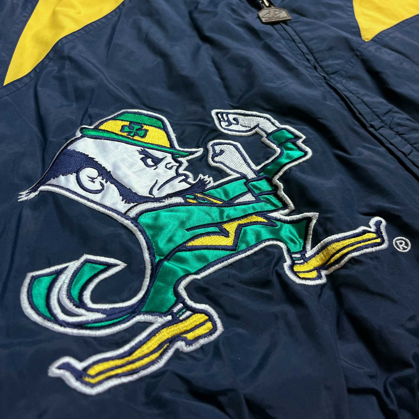 Notre Dame Fighting Irish - leichte NCAA Jacke - Größe XL - Logo Athletic